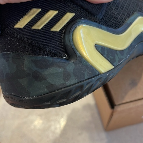 NWT - D.O.N. Issue 3 Basketball sneakers - size 6.5 - black and gold - Picture 7 of 9